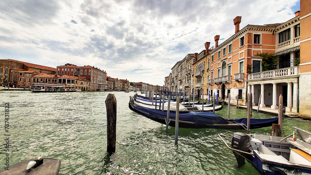 Obraz premium Venice, gondolas on canal