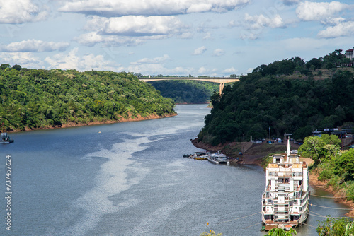 Rio Iguaçu e Ponte da Fraternidade photo