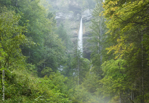 Pericnik Wasserfall, Triglav Nationalpark, Slowenien, Europa photo