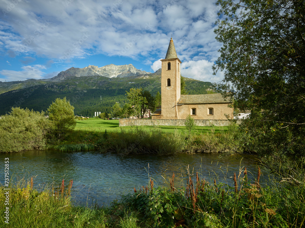 Kirche in Sils im Engadin, Fluss Inn, Graubünden, Schweiz