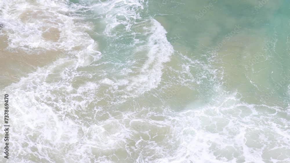Ocean Waves Crashing on Shore Ocean Waves Crashing on Shore