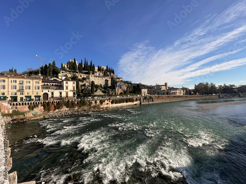 Vista panorámica del río Adige de Verona desde el antiguo Puente de Piedra romano. Italia photo