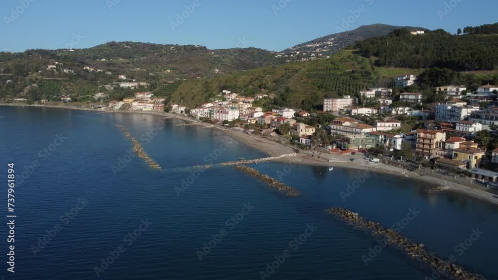 drone: vista aerea su Pioppi, Cilento, Campania, Italia. drone: vista aerea su Pioppi, Cilento, Campania, Italia.
