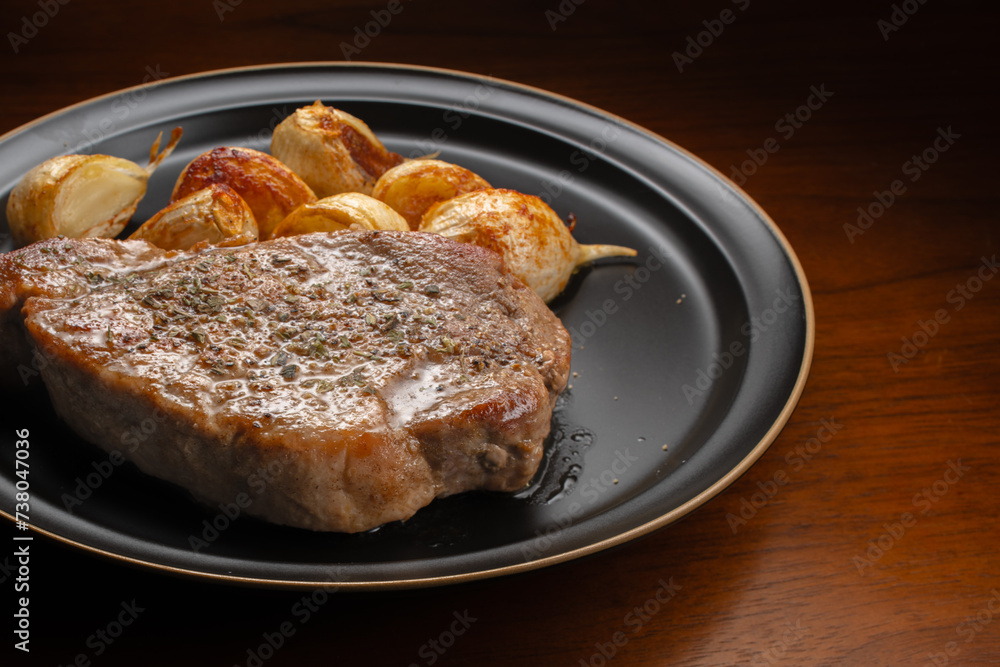 ポークステーキ　ソテー　にんにく　俯瞰