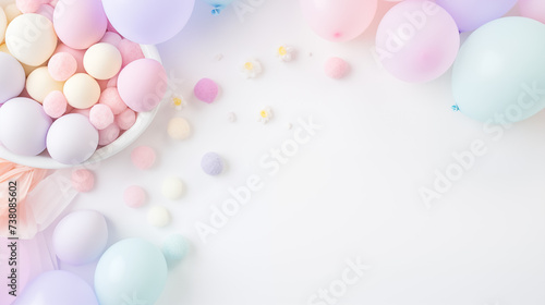 Urodzinowe minimalistyczne jasne tło na życzenia lub metryczkę z balonami i dekoracjami - narodziny dziecka - dziewczynki lub chłopca. 