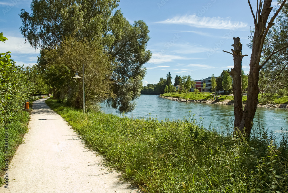 Spazierweg an der Reuss in Mellingen Spazierweg an der Reuss in Mellingen