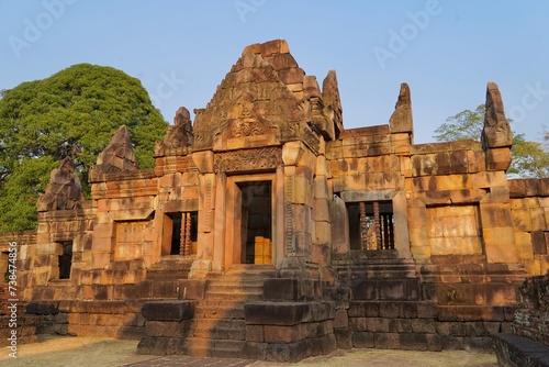 Prasat Muang Tam Stone Sanctuary (Prasat Mueang Tam) Prasat Hin Muang Tum is a Khmer temple in Prakhon Chai district, Buri Ram Province, Thailand.