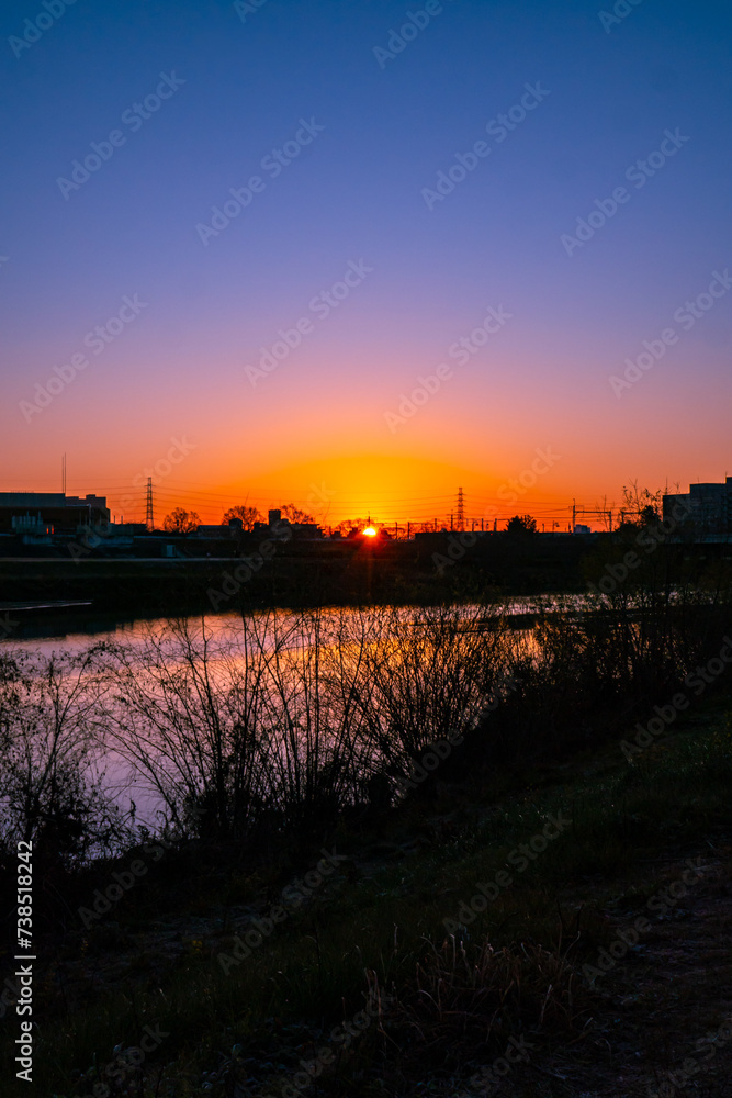 武庫川の美しい朝焼け