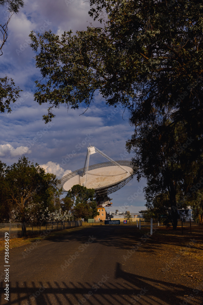 Radio telescope satellite dish located at Parkes NSW Radio telescope satellite dish located at Parkes NSW