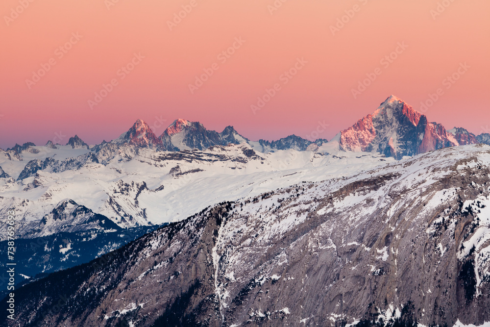 La verte aux teintes roses, Massif du Mont Blanc