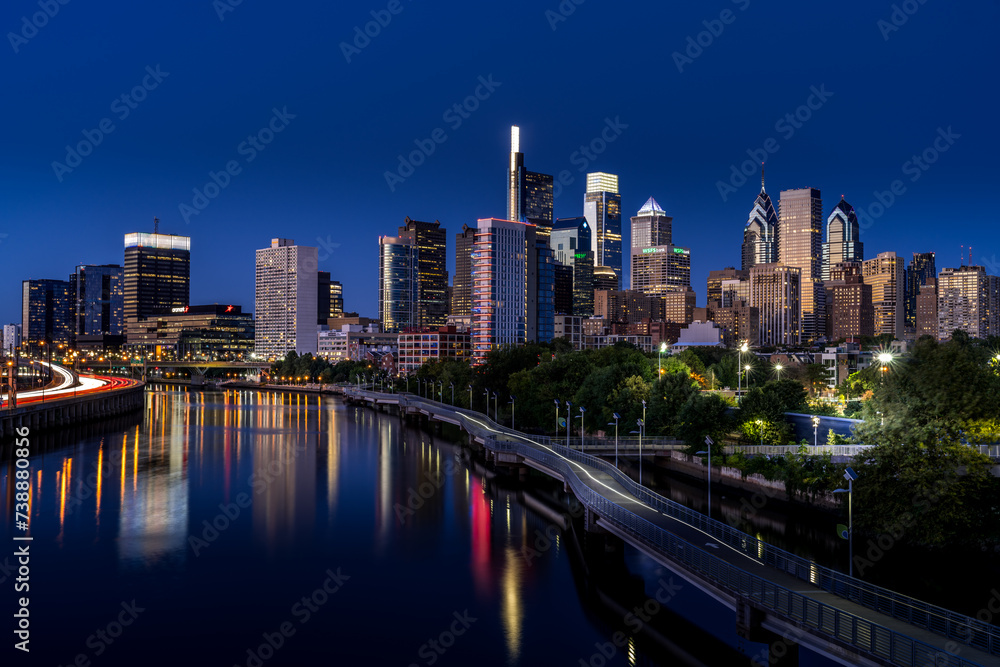 Obraz premium philly skyline blue hour