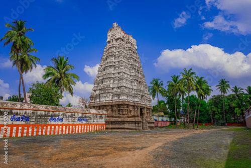 Thirukalukundram is known for the Vedagiriswarar temple complex  popularly known as Kazhugu koil  Eagle temple . This temple consists of two structures  one at foot-hill and the other at top-hill.