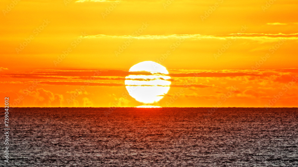 Obraz premium sunset over the sea