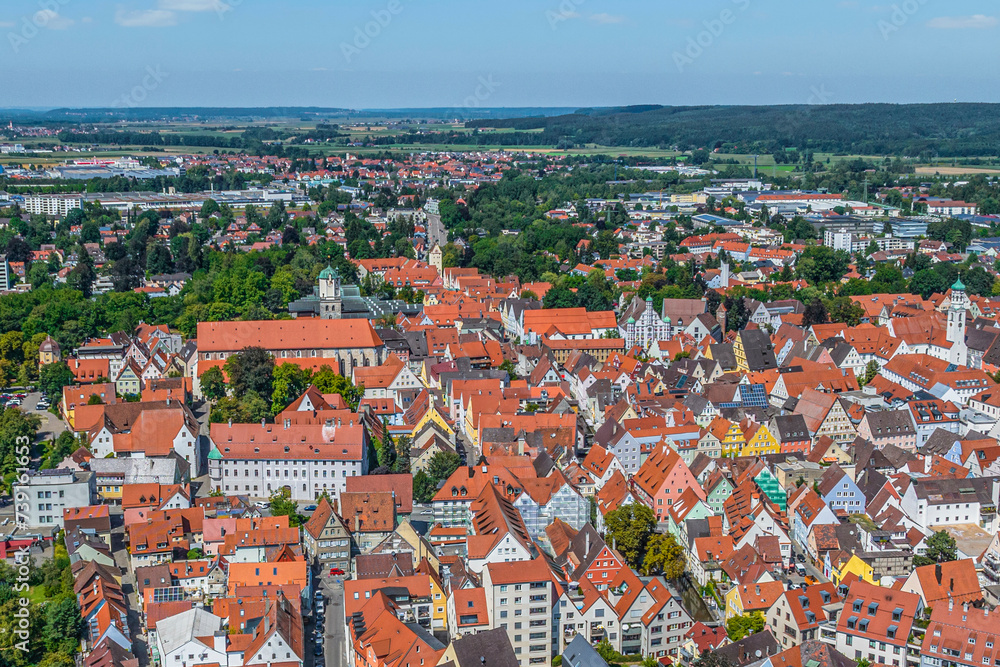 Die frühere Reichsstadt Memmingen in der Region Donau-Iller in Oberschwaben von oben, Blick zum Rathaus