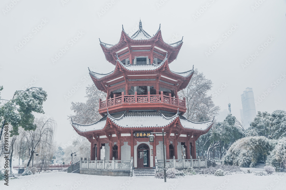 Wuhan Hanyang River Beach and South Mouth park snow scenery
Wuhan Hanyang River Beach and South Mouth park snow scenery