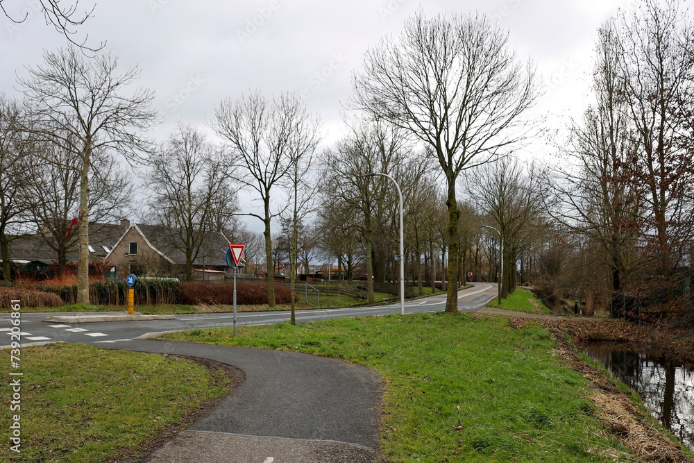 Bicycle path and road at Middelweg in Moordrecht