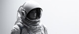 Imagen editorial en blanco y negro, traje de astronauta moderno, diseño limpio