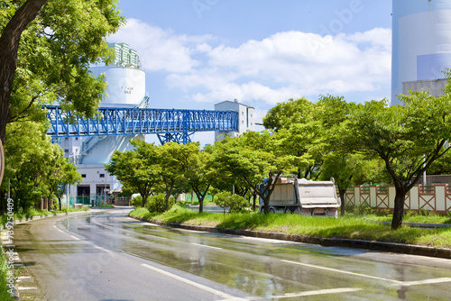 Fotografía Wet Street in Donghae City's Industrial Free Trade Zone