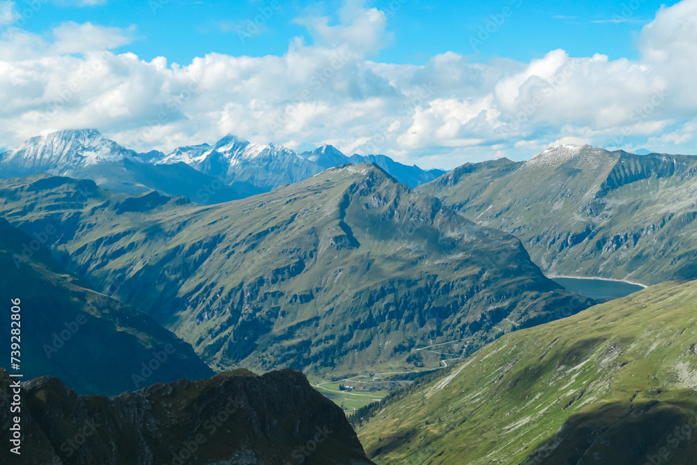 Φωτογραφία Panoramic view of majestic snow capped mountain peaks in Glockner group in High Tauern National Park, Carinthia Salzburg, Austria