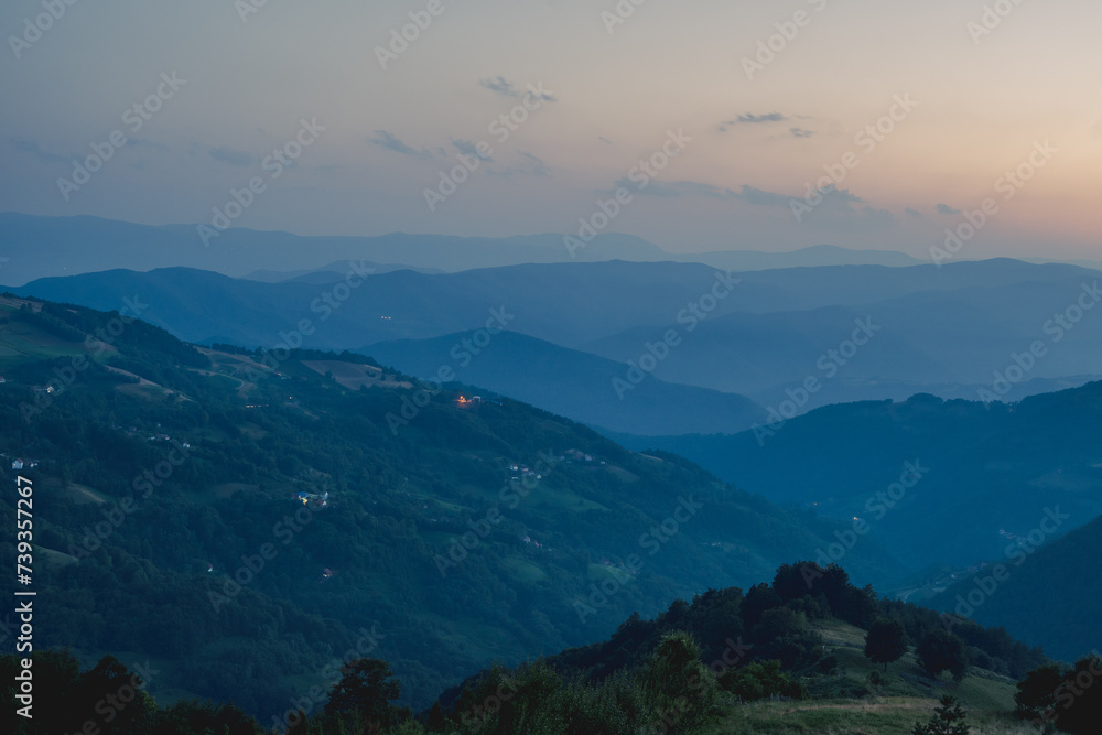Obraz premium Distant hills and mountains in the evening