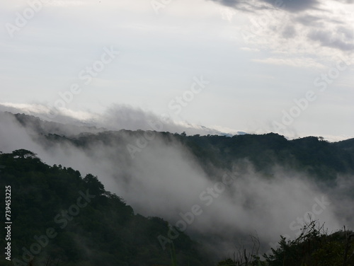 mountain ranges in tropical forests covered by moisture clouds, in Panama © FotografandoPorAí