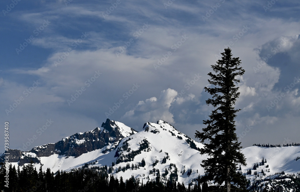 The Tatoosh range in Washington seen from Mt Rainier on a beautiful spring day_20230503_DSC_7812