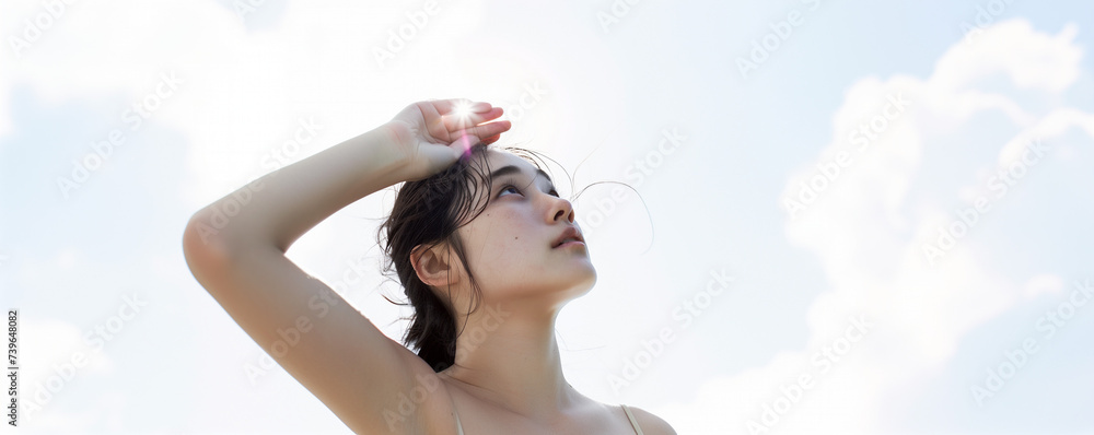 空を見上げる女性 空を見上げる女性