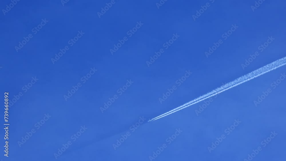 飛行機雲 青空を飛ぶ飛行機 飛行機雲 青空を飛ぶ飛行機