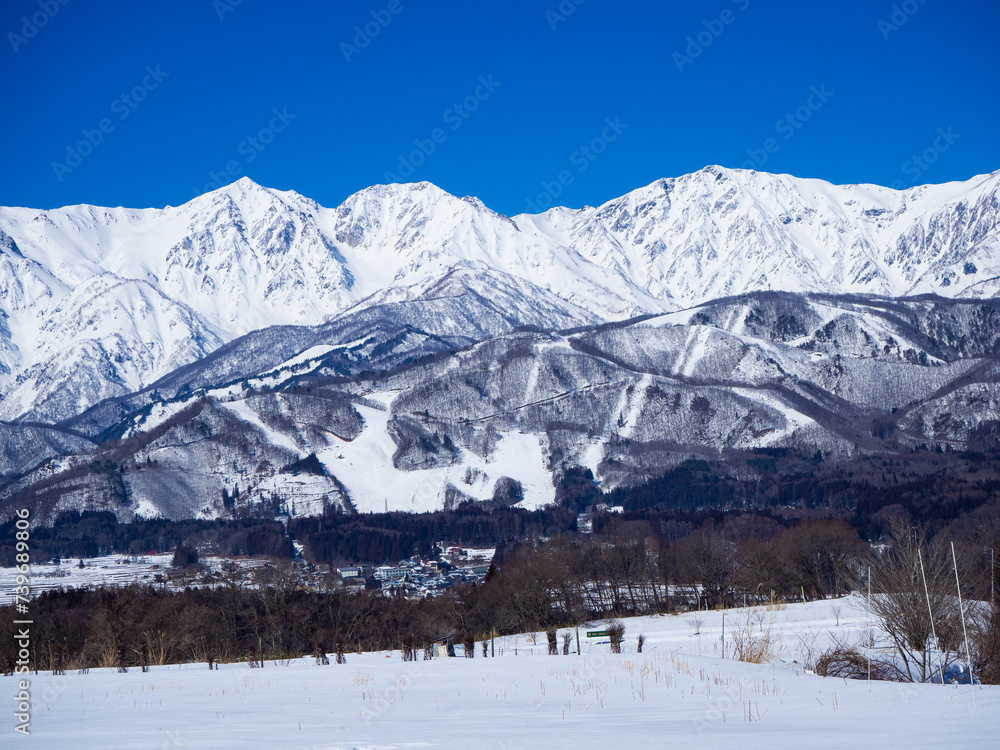 冬の白馬村　冠雪した北アルプス　白馬三山