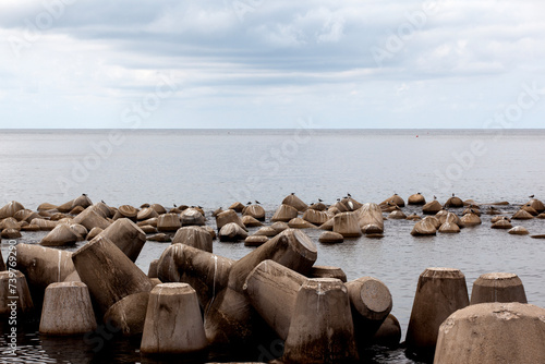 View of the tetrapods with the horizon at the seaside