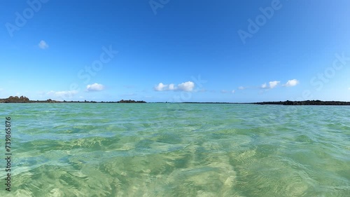 isola caraibica mare traspaRENTE ACQUA CRISTALLINA photo