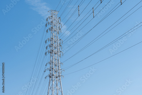 Obraz na płótnie 送電鉄塔と青空