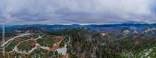 Obraz na płótnie Góry, Beskid Śląski w Polsce, panorama z lotu ptaka zimą. Okolice istebnej i Koniakowa. w salonie