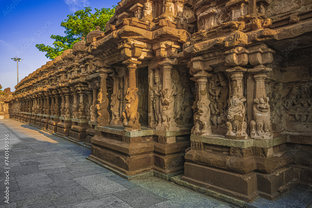 Beautiful Pallava architecture and exclusive sculptures at The Kanchipuram Kailasanathar temple, Oldest Hindu temple in Kanchipuram, Tamil Nadu - One of the best archeological sites in South India.