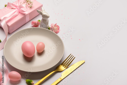 Elegant easter table settin...