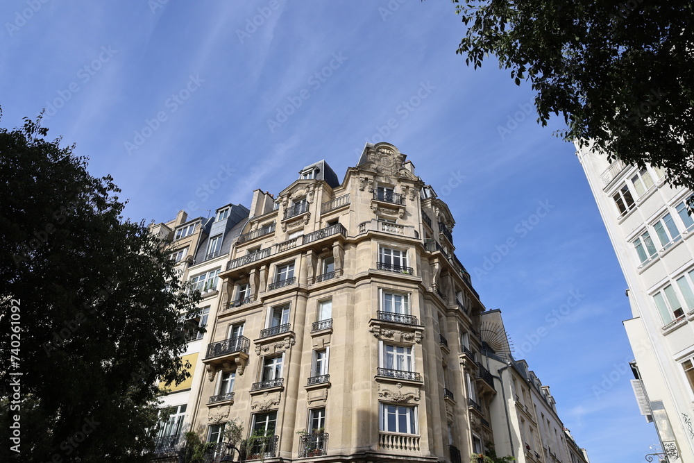 real estate in Paris , Haussmannian facade