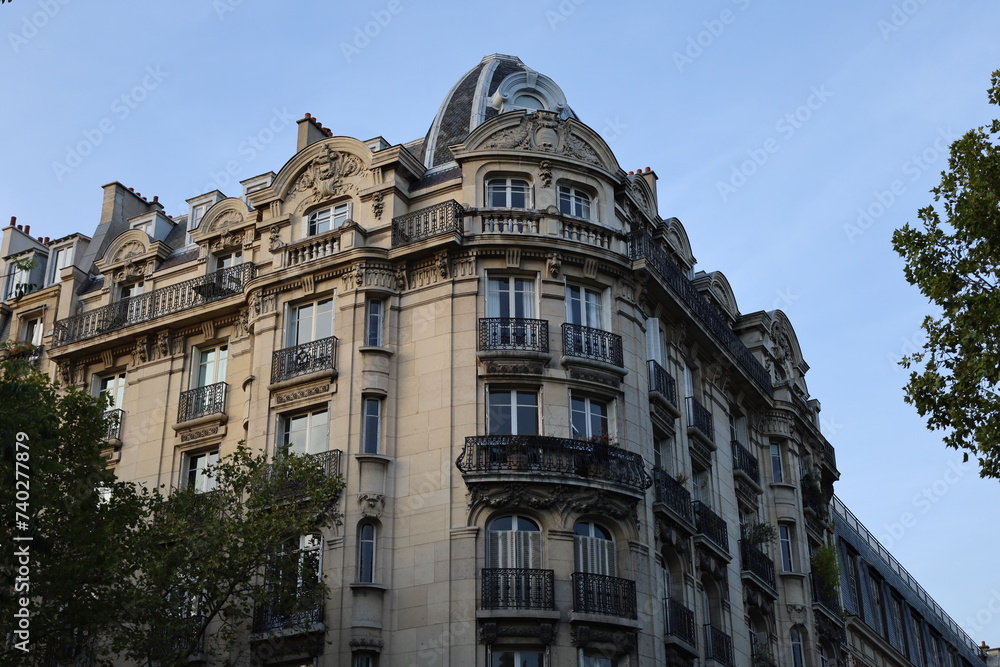 real estate buildings in the eastern area of Paris