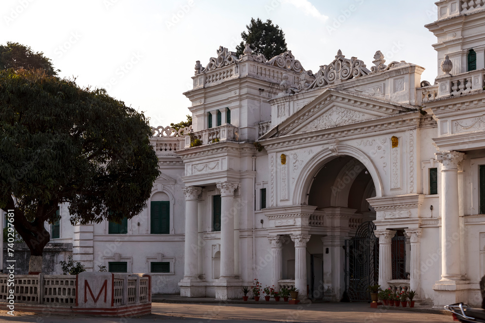 Obraz premium This majestic gate was the main entrance to enter Narayanhiti Royal Palace, Kathmandu, Nepal. Asia