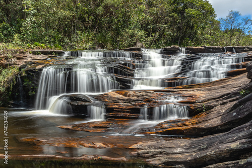 cachoeira no distrito de Cocais  na cidade de Bar  o de Cocais  Estado de Minas Gerais  Brasil