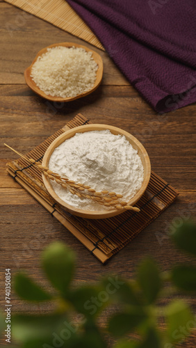 米粉イメージ｜米粉と白米と稲穂