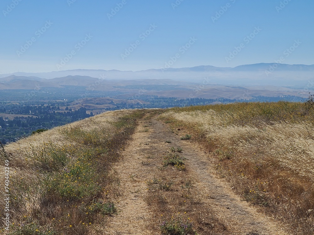 Fiddleneck trail in Las Trampas Wilderness with views of San Ramon Valley Fiddleneck trail in Las Trampas Wilderness with views of San Ramon Valley