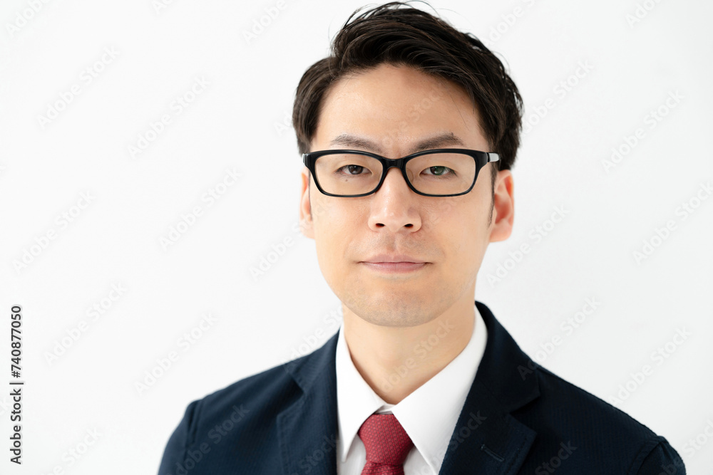 スーツ姿のミドル男性 スーツ姿のミドル男性
