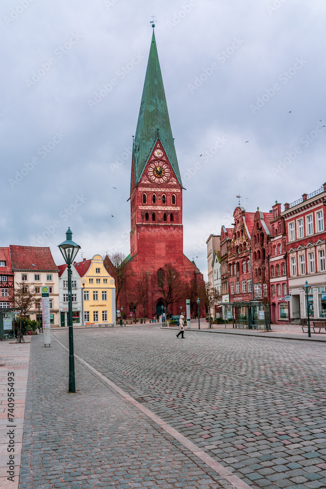 Obraz premium Panoramic view of the architecture of the old town of Lüneburg in Germany.