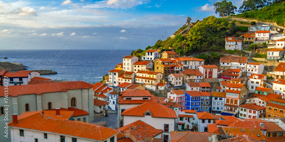 Obraz premium Cudillero, Fishing Village, Cantabrian Sea, Principado de Asturias, Spain, Europe