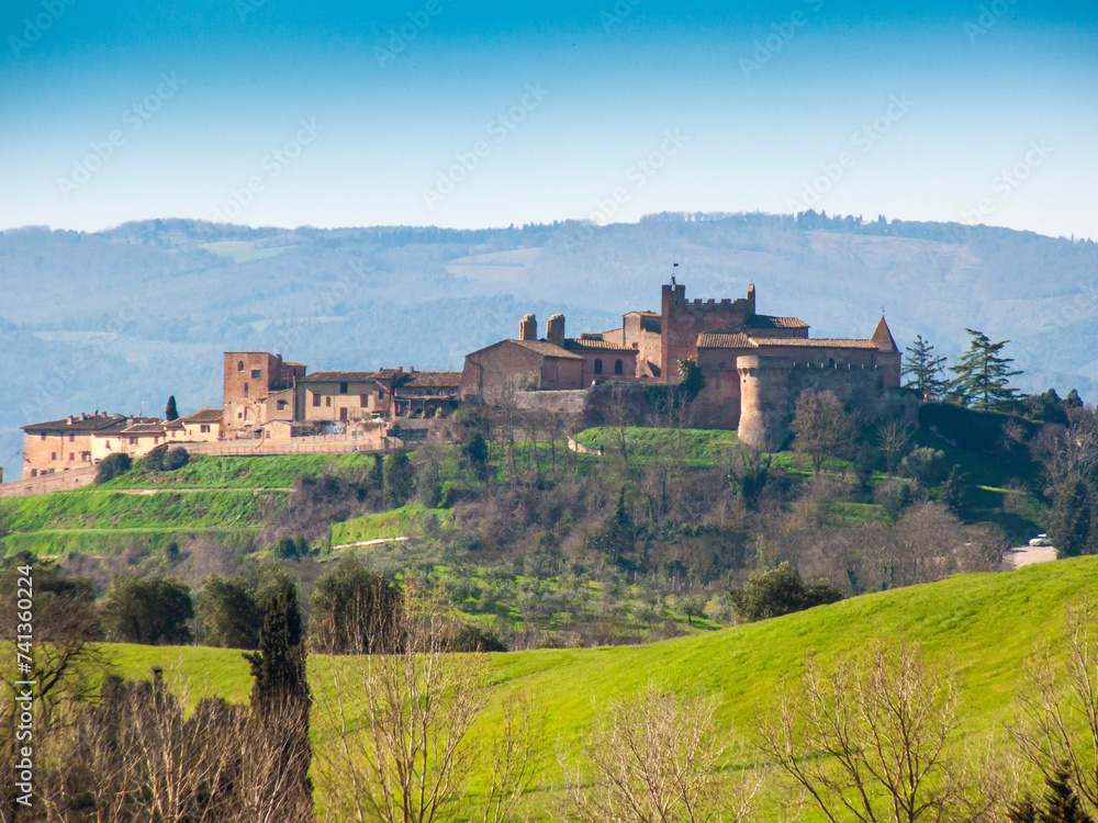 Itala, Toscana, il paese di Certaldo alto.