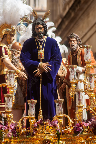 Paso de Misterio de la hermandad de Jesús cautivo de San Pablo, semana santa en Sevilla