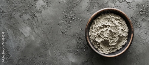 Blue gray bentonite clay in...