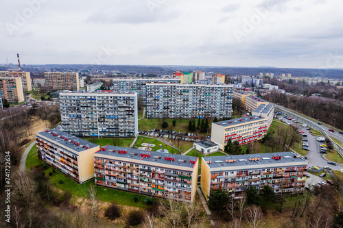 Miasto Wodzisław Śląski na Śląsku w Polsce z blokami i terenami zielonymi. Panorama zimą z lotu ptaka photo