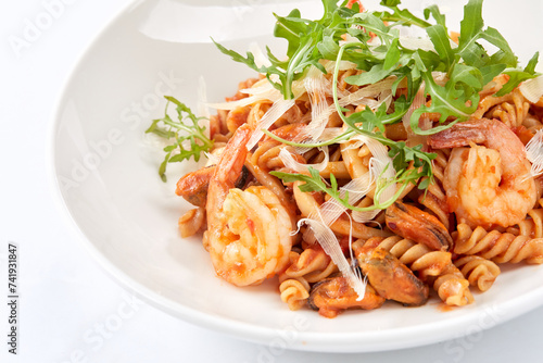 pasta with shrimps and sauce