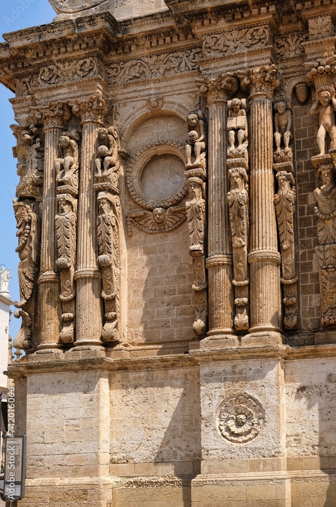 Some architectural details of the church of San Domenico a Nardò (Italy, Puglia) which highlight the beautiful style of Apulian Baroque.